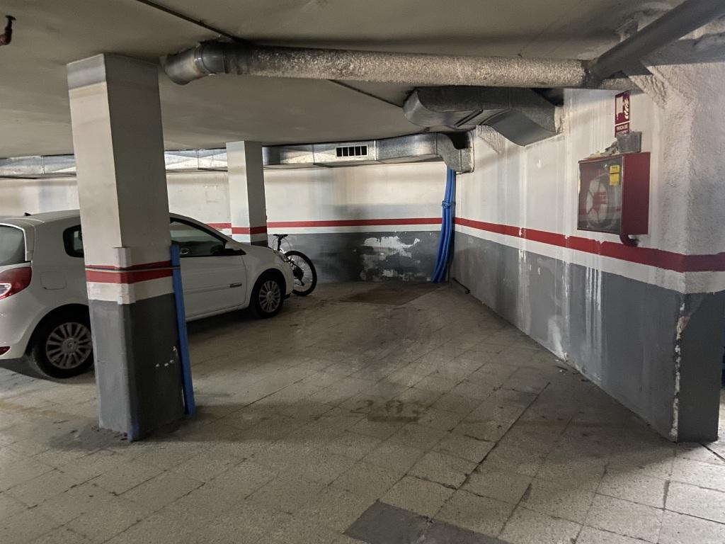 Plaza de parking en Barcelona Gayarre / Ferreria