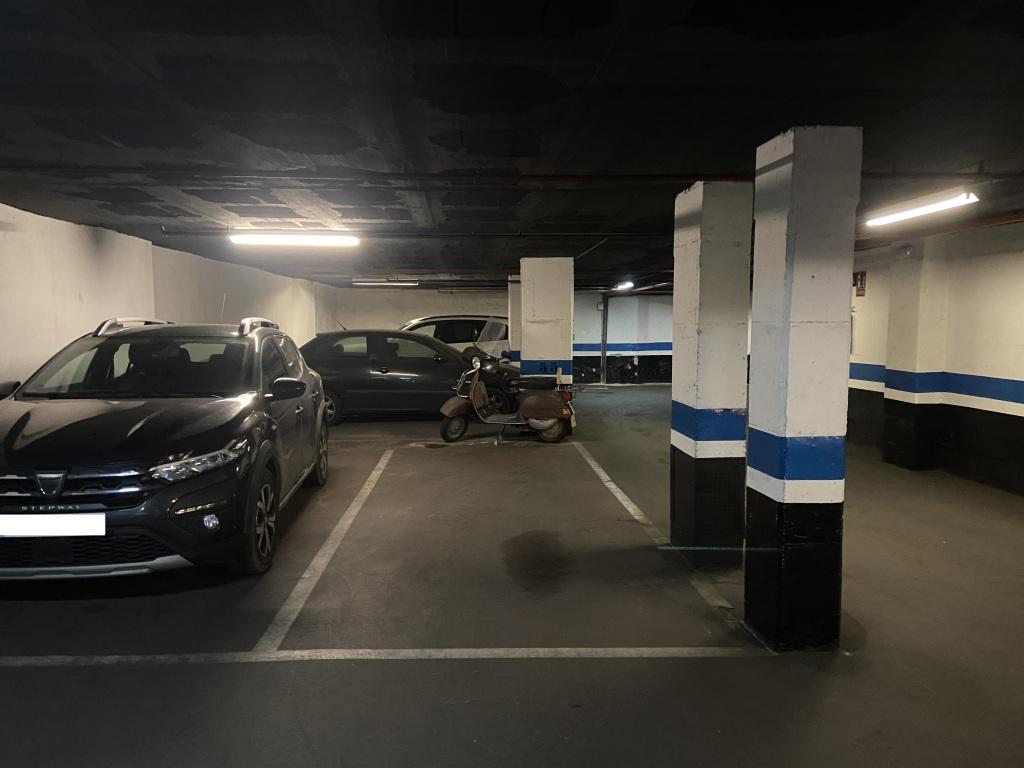 Plaza de parking en Barcelona Madrazo / Balmes