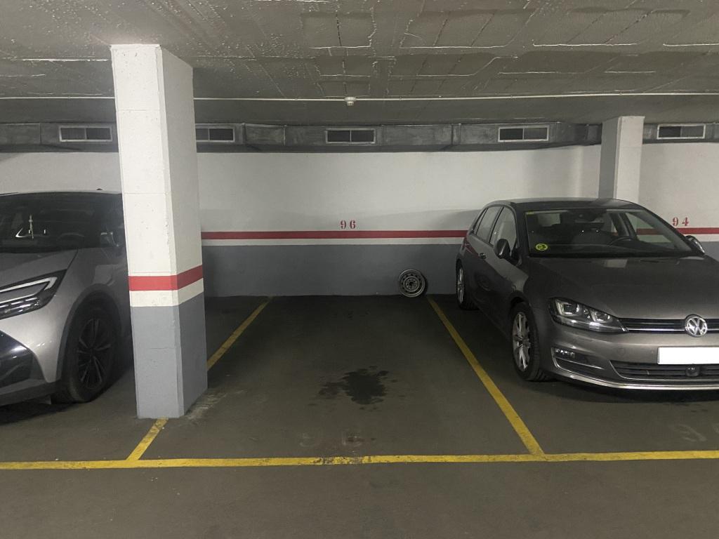 Plaza de parking en Barcelona Porrera / Hedilla