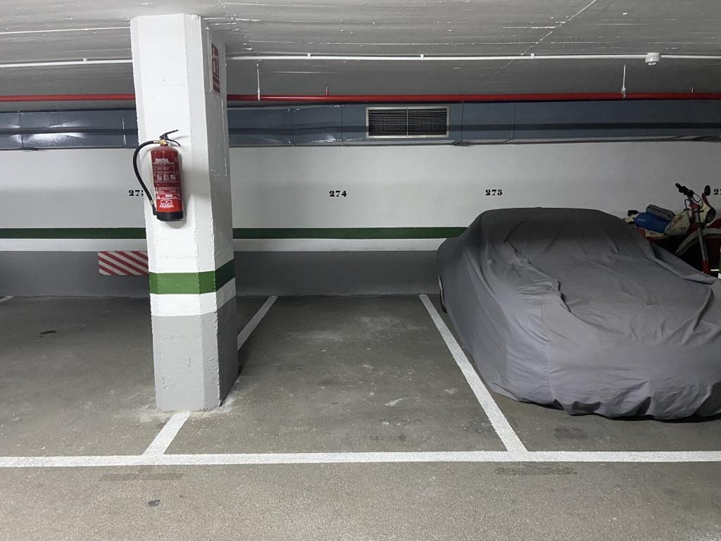 Plaza de parking en Barcelona Trav Corts / Galileu