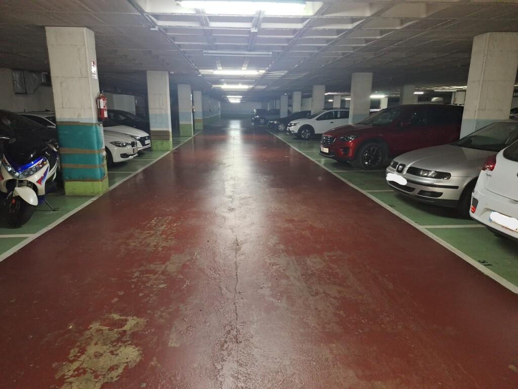 Plaza de parking en Cornella De Llobregat -