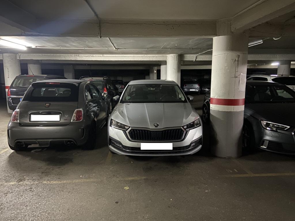 Plaza de parking en Barcelona Valencia / Vilamarí