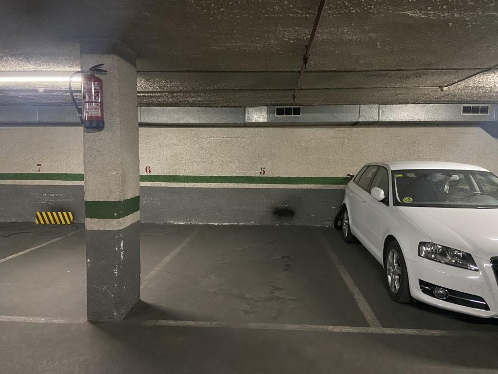 Plaza de parking en Barcelona Arnau D´oms / Fabra i Puig