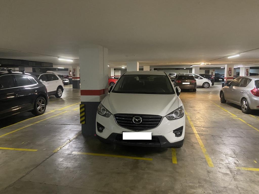 Plaza de parking en Barcelona Joan Gamper / Taquigraf Garriga