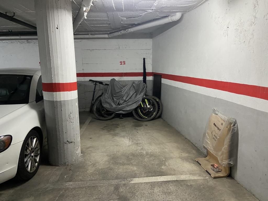 Plaza de parking en Barcelona Pau Alcover / Via Augusta