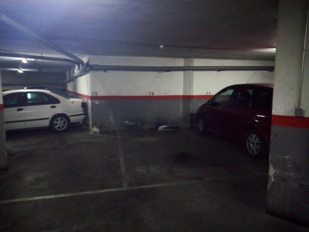 Plaza de parking en Barcelona Ribes / Marina