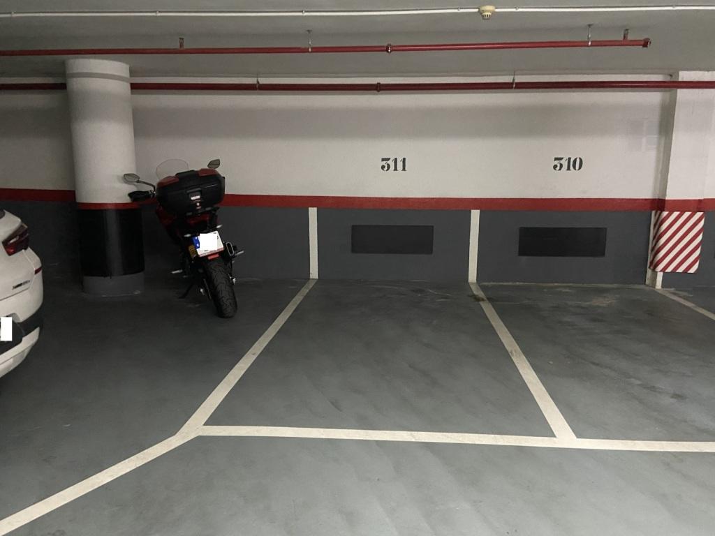 Plaza de parking en Barcelona Almogavers / Sardenya