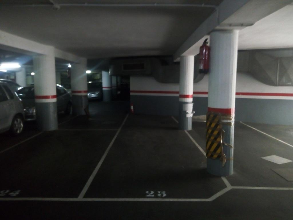 Plaza de parking en Barcelona Calabria / Paris