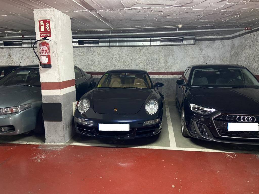 Plaza de parking en Barcelona Galileu / Remei