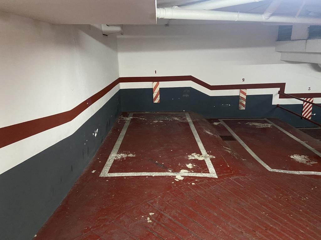 Plaza de parking en Barcelona Rosselló / Dos de Maig