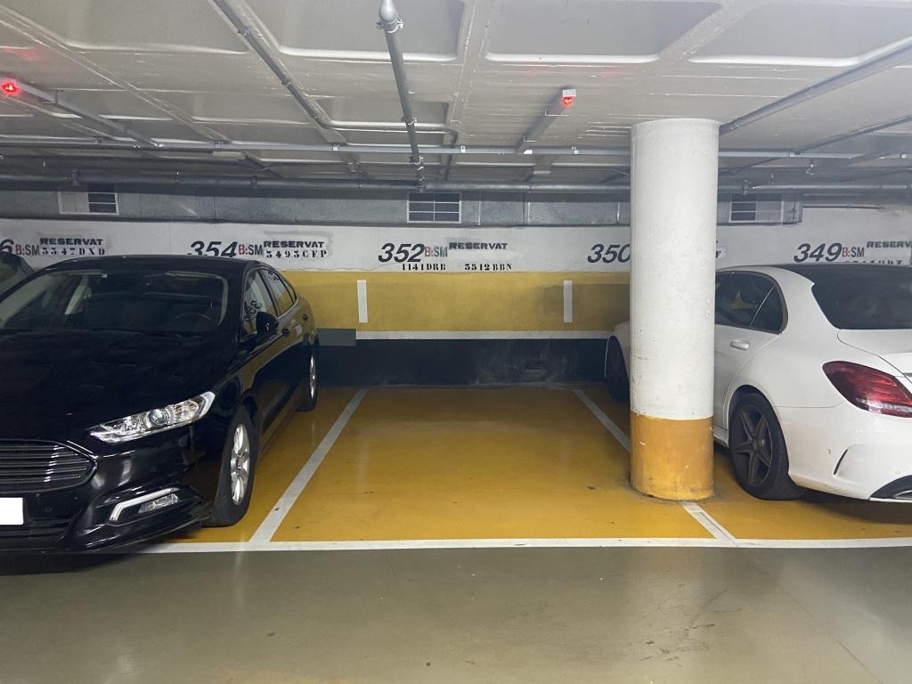 Plaza de parking en Barcelona Marina / Travessera de Gracia
