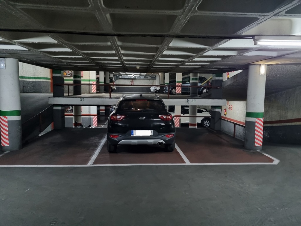 Plaza de garaje en Venta en Barcelona en LES CORTS novell