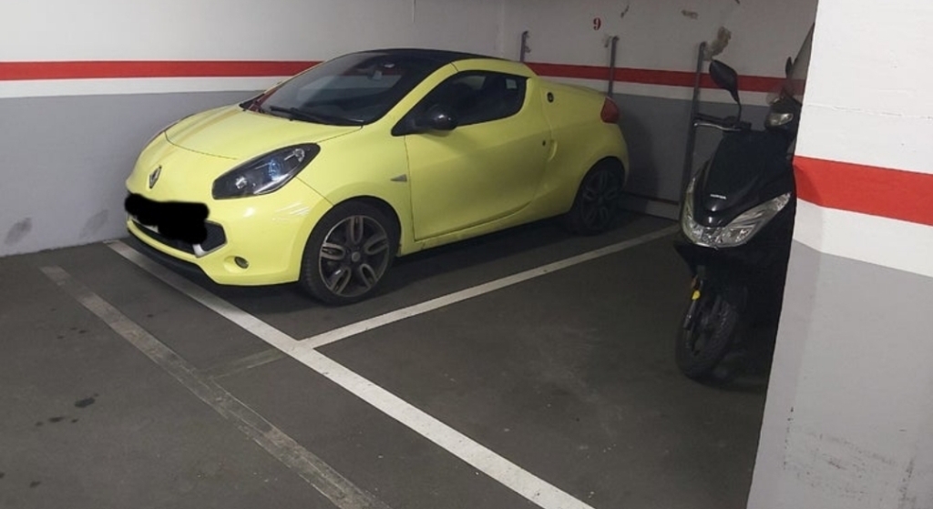 Plaza de garaje en Venta en Barcelona en HORTA calle Santa Otilia