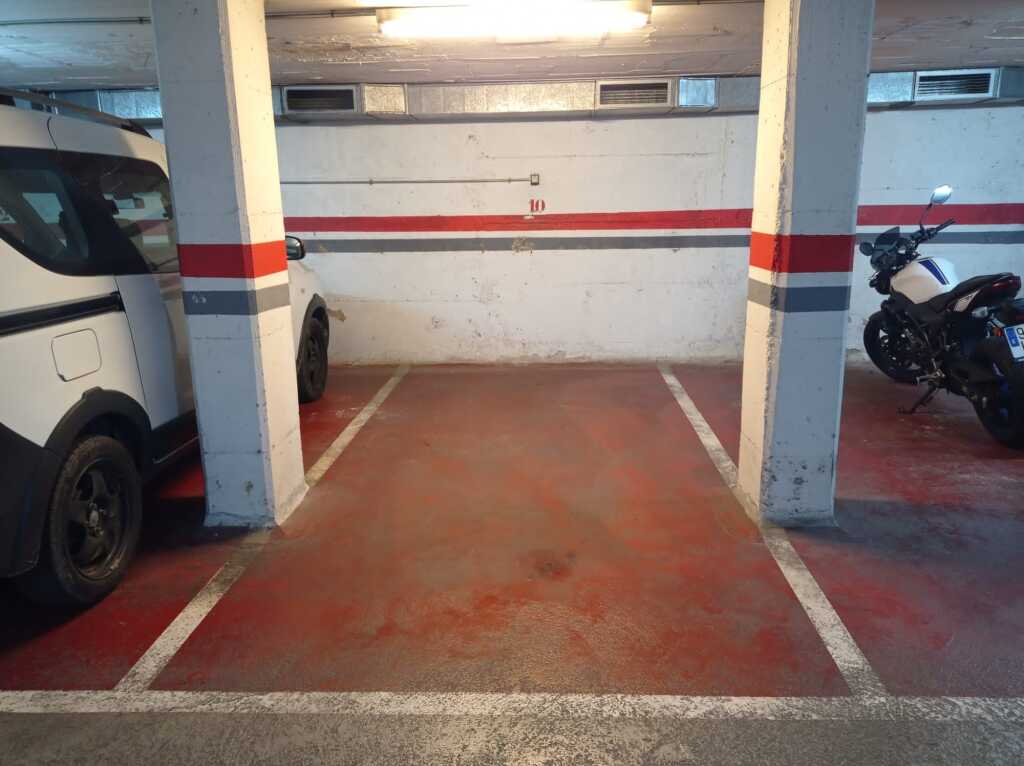 Plaza de garaje en Venta en Hospitalet De Llobregat en SANTA EULALIA Enrique Morera