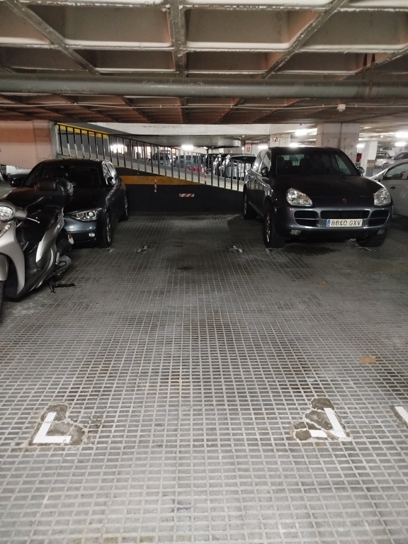 Plaza de garaje en Venta en Barcelona en LA NOVA ESQUERRA DE L EIXAMPLE Calle Rocafort