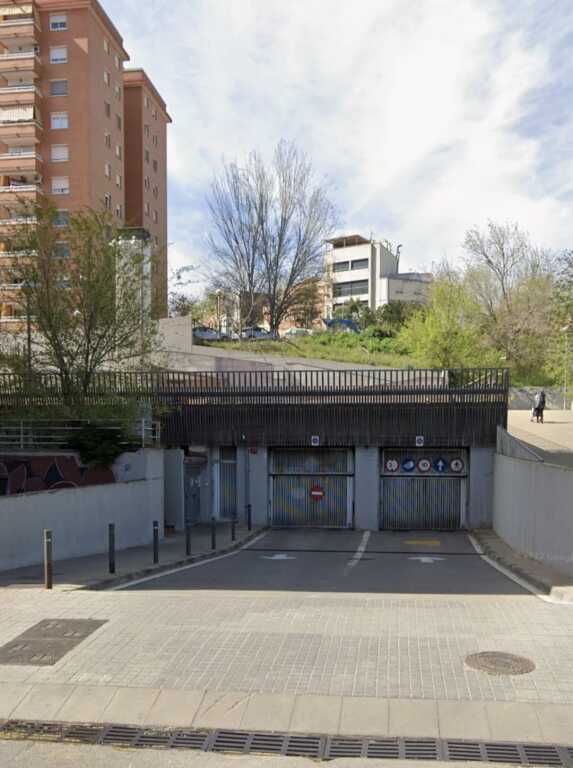 Plaza de garaje en Venta en Badalona en LLOREDA Pasaje Riu Llobregat