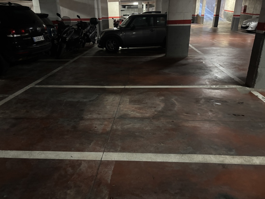 Plaza de garaje en Venta en Hospitalet De Llobregat en SANTA EULALIA Aprestadora