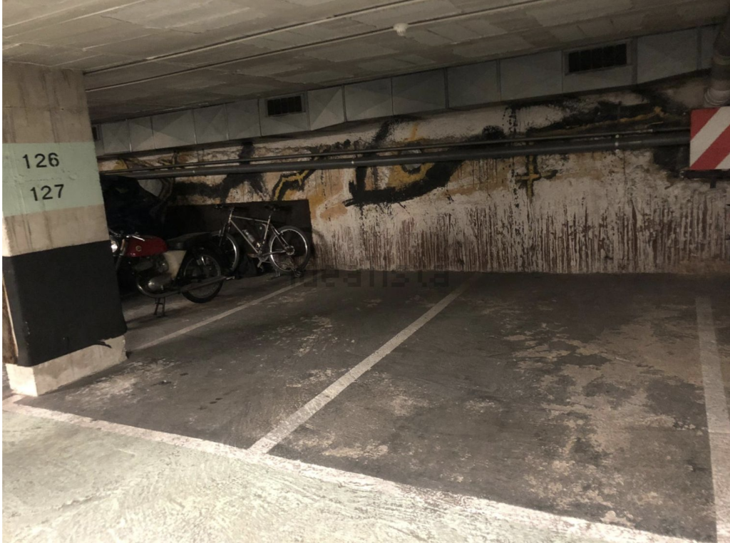 Plaza de garaje en Venta en Barcelona en LES CORTS c/Deu i Mata