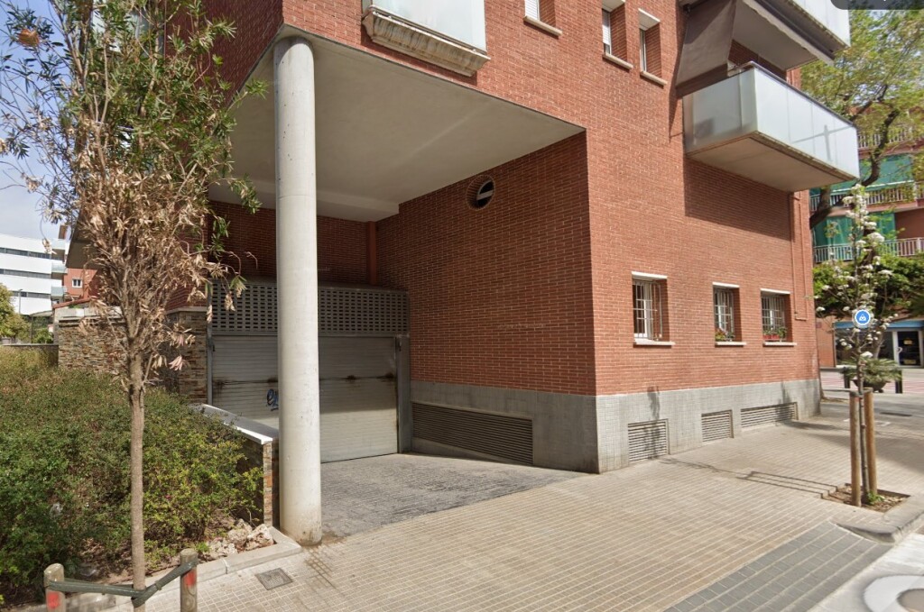 Plaza de garaje en Venta en Esplugues De Llobregat en MONTESA Avenida de Cornellà