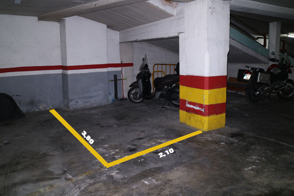 Plaza de garaje en Venta en Barcelona en EL PARC I LA LLACUNA DEL POBLENOU carrer de la Marina,