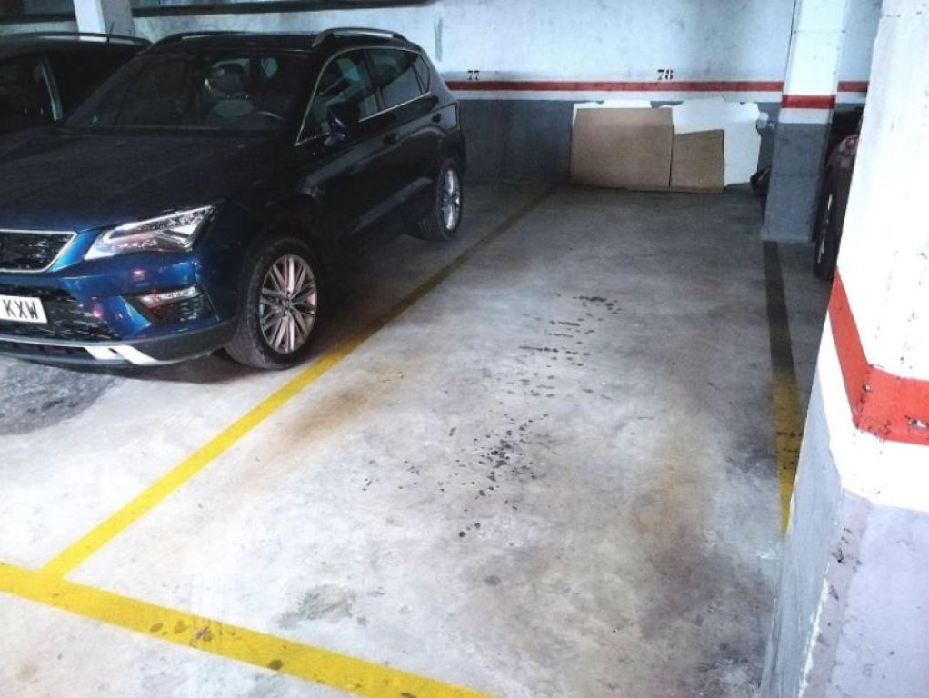 Plaza de garaje en Venta en Badalona en LLOREDA Pasage Riu Ter